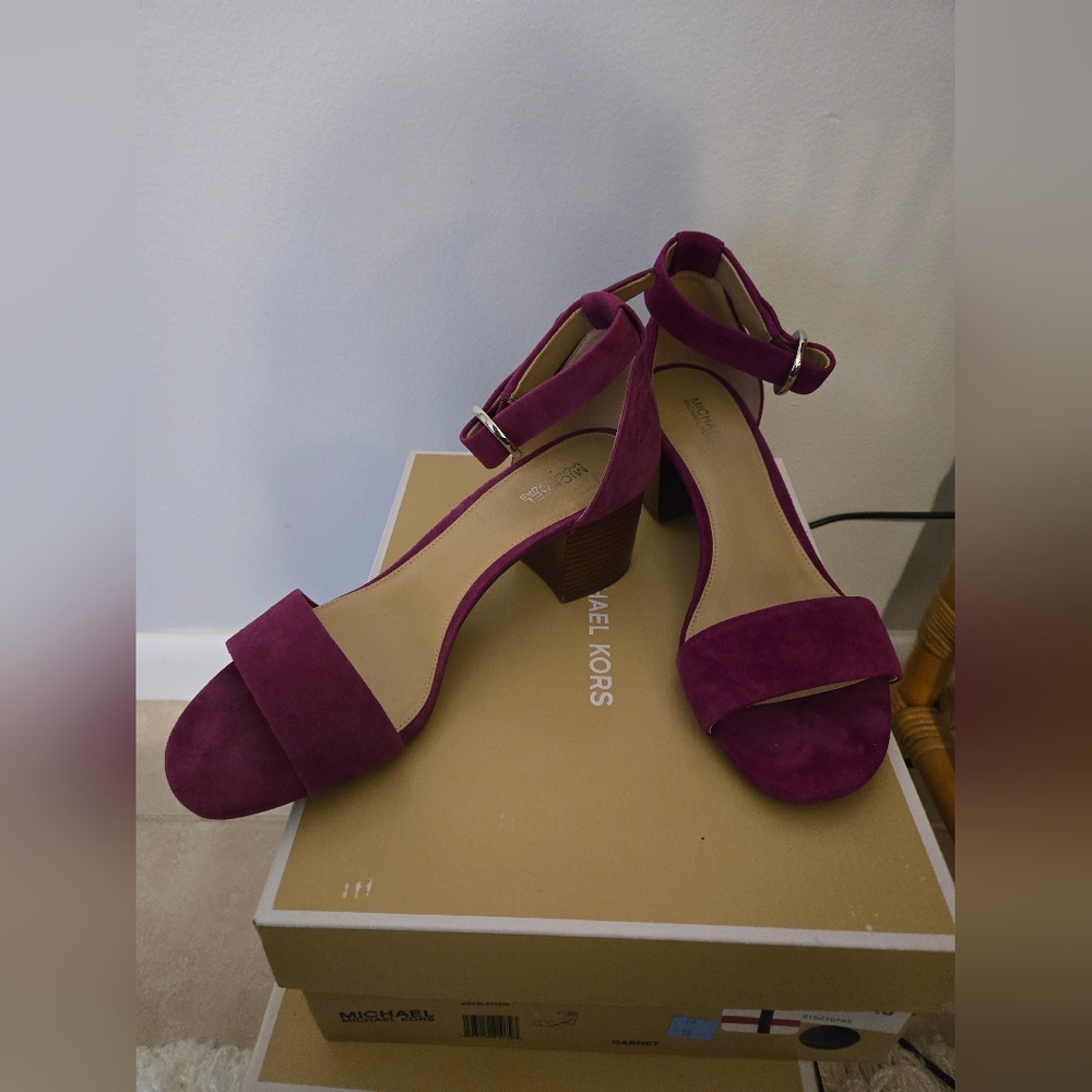 Michael Kors Women's Purple Suede Sandals Lena Flex size 7
